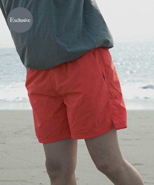 URBAN RESEARCH DOORS（アーバンリサーチドアーズ）の「NIKE SWIM　 Exclusive Reナイロン7ボレーショーツ（その他パンツ・メンズ・ブルー/ブラック/ウルフグレー/ベージュ/ネイビー/ライトクリムゾン/ゴールド・M/L/XL/XXL）」の7枚目の写真