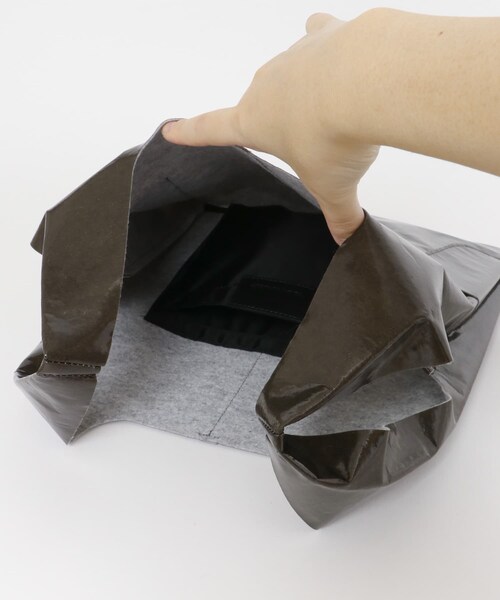 かぐれ（カグレ）の「TIDI DAY AND AUGUST　PVC TOTE S（トートバッグ・レディース・BROWN/BLACK・FREE）」の13枚目の写真