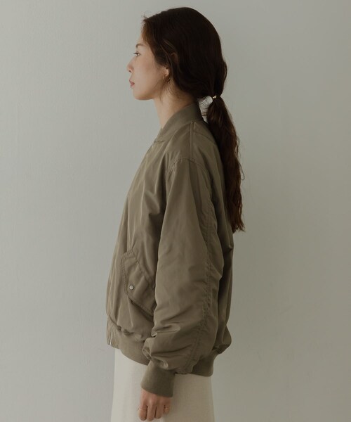 URBAN RESEARCH Sonny Label（アーバンリサーチサニーレーベル）の「『WEB限定』リバーシブルオーバーMA-1（MA-1・レディース・KHK×BLK/OFF×BEG・Free）」の15枚目の写真