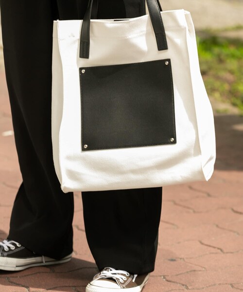 ITEMS URBANRESEARCH（アイテムズ アーバンリサーチ）の「キャンバス × フェイクレザー トートバッグ（トートバッグ・メンズ・BLK/OFF・-）」の6枚目の写真