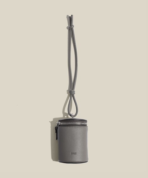 ROPE'(ロペ)の「【E'POR】Semi Cylinder CASE(リップ収納ケース)(ポーチ・レディース・ブラック/ダークブラウン/キミドリ/ブルー系/グレー/キナリ/ベージュ/ブルー/ワイン・F)」の3枚目の写真