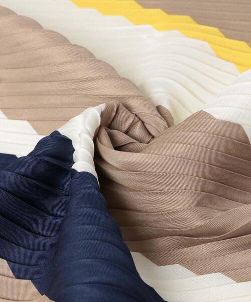 URBAN RESEARCH DOORS（アーバンリサーチドアーズ）の「プリーツスカーフ（バンダナ/スカーフ・レディース・YELLOW/BLUE・One/one）」の8枚目の写真