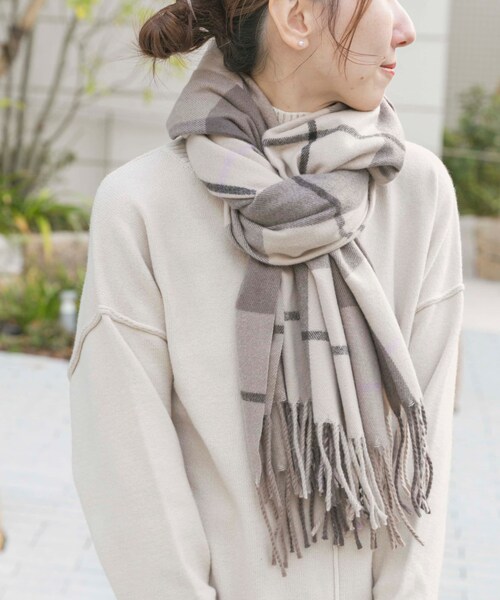 ITEMS URBANRESEARCH(アイテムズ アーバンリサーチ)の「チェックストール(マフラー・レディース・IVO/MOC/L.BLU/NVY・-)」の13枚目の写真