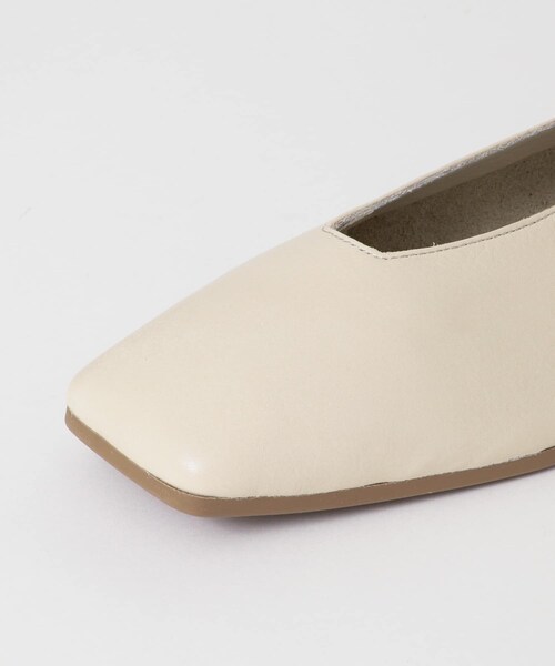 URBAN RESEARCH DOORS(アーバンリサーチドアーズ)の「SOFI スクエアカットパンプス(パンプス・レディース・TAUPE/BLACK・36/37/38)」の5枚目の写真