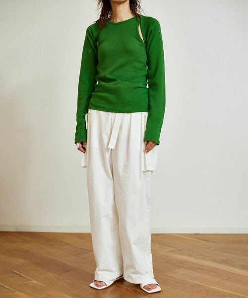 ADAM ET ROPE'(アダムエロペ)の「【公式サイト・実店舗限定】【PHEENY】Smooth ensemble(アンサンブル・レディース・ブラック/グリーン・F)」の4枚目の写真