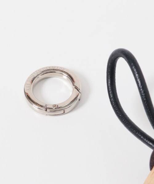 URBAN RESEARCH DOORS（アーバンリサーチドアーズ）の「KAY BOJESEN DENMARK　キーチェーン Monkey silver（キーホルダー・メンズ・シルバー・-）」の7枚目の写真
