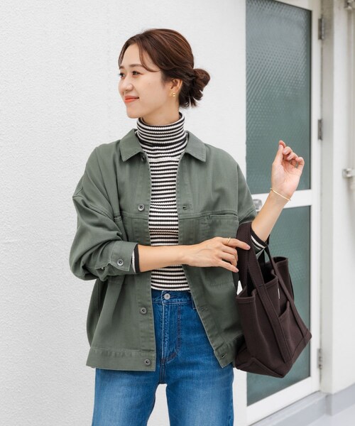 URBAN RESEARCH DOORS(アーバンリサーチドアーズ)の「コットンツイルドルマンジャケット(ミリタリージャケット・レディース・KHAKI/NATURAL・M)」の21枚目の写真