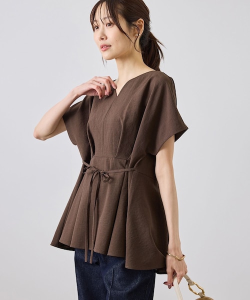 ROPE' PICNIC(ロペピクニック)の「【ベストヒット】ハートネックペプラムブラウス/接触冷感(シャツ/ブラウス・レディース・ベージュ/ネイビー/サックス/ラベンダー/ダークブラウン・F)」の11枚目の写真