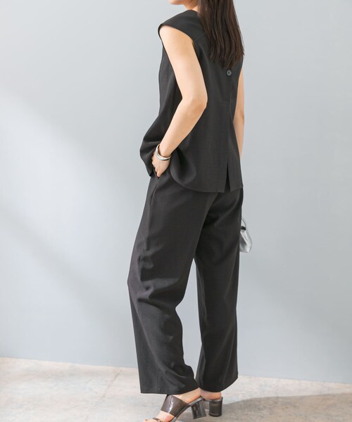 URBAN RESEARCH ROSSO(アーバンリサーチロッソ)の「『UR TECH DRYLUXE』F by ROSSO フレンチブラウス+ワイドパンツ(セットアップ・レディース・MOCHA/BEIGE/BLACK・36/38)」の7枚目の写真