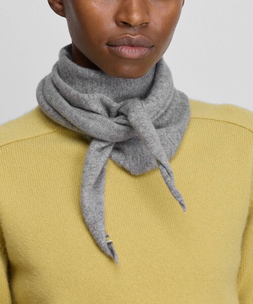 URBAN RESEARCH（アーバンリサーチ）の「Extreme Cashmere　BANDANA（バンダナ/スカーフ・レディース・DUST/CORN/GOAT/NAVY/RAVEN・-）」の2枚目の写真