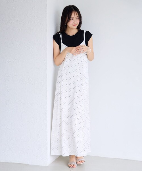 VIS(ビス)の「ドットサテンキャミワンピース(ワンピース・レディース・ホワイト系/ブラウン系・M/S)」の1枚目の写真