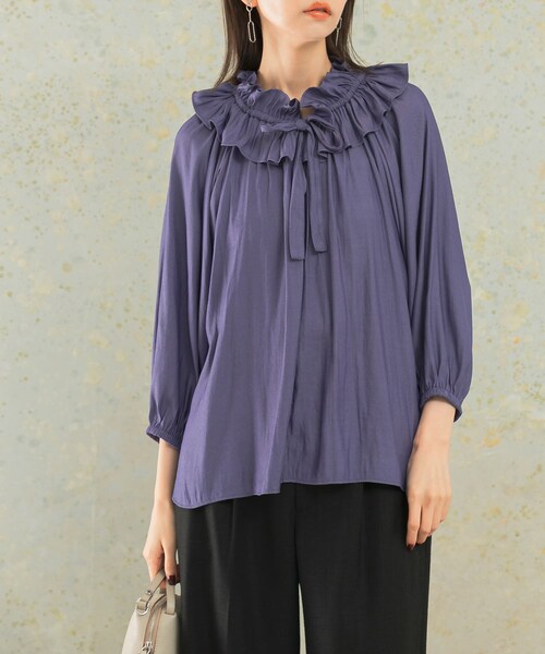 URBAN RESEARCH ROSSO（アーバンリサーチロッソ）の「フリルギャザーブラウス（シャツ/ブラウス・レディース・grape/ivory・FREE）」の2枚目の写真