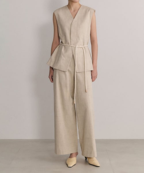 ADAM ET ROPE'（アダムエロペ）の「【EMOELLE】シルクネップジレトップス（ベスト・レディース・キナリ/ベージュ・36/38）」の9枚目の写真