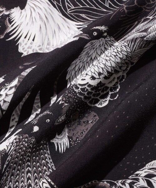 ADAM ET ROPE'(アダムエロペ)の「BLACK ALOHA レーヨンチリメンオープンカラーシャツ(シャツ/ブラウス・メンズ・ブラック系・L/M)」の17枚目の写真