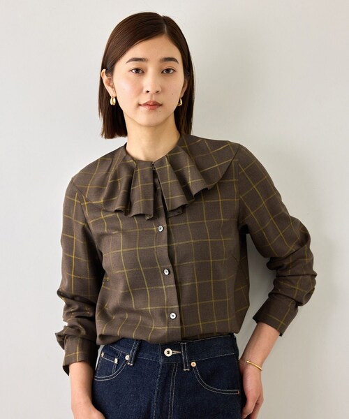 ROPE'(ロペ)の「【J'aDoRe・一部店舗限定サイズ】ラメチェックフリルカラーブラウス/セットアップ対応・イージーケア(シャツ/ブラウス・レディース・ブラウン系・36/38)」の10枚目の写真