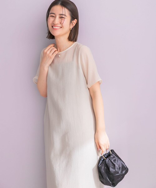 URBAN RESEARCH ROSSO（アーバンリサーチロッソ）の「ハーフスリーブオーガンジーバックオープンドレス（ワンピース・レディース・IVORY/BLACK・Free）」の6枚目の写真