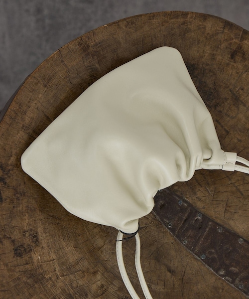 ADAM ET ROPE'（アダムエロペ）の「【NOTHING WRITTEN（ナッシングリトゥン）】NELLA STRAP MINI BAG（ハンドバッグ・レディース・ブラック/ベージュ系・F）」の20枚目の写真