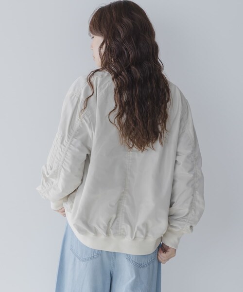 URBAN RESEARCH Sonny Label（アーバンリサーチサニーレーベル）の「『WEB限定』リバーシブルオーバーMA-1（MA-1・レディース・KHK×BLK/OFF×BEG・Free）」の7枚目の写真