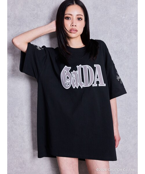GYDA（ジェイダ）の「GYDA×GALFY BACK LOGO BIG Tシャツ（Tシャツ/カットソー・レディース・オフホワイト/ブラック/ピンク・F）」の2枚目の写真