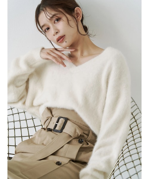 TONAL（トーナル）の「PREMIUM FOX×CASHMERE Vネックプルオーバー（ニット/セーター・レディース・オフホワイト/グレー/ピンク/アイスブルー/ベージュ・M）」の3枚目の写真