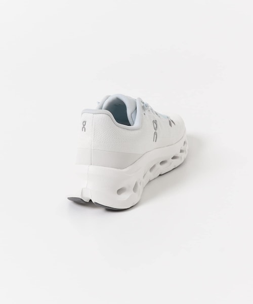 URBAN RESEARCH DOORS（アーバンリサーチドアーズ）の「On　Cloudtilt（スニーカー・レディース・Arctic/Ice/Pearl/Fade/EclipseBlk/EclipseLil/Castor/Pe・23.5/24/24.5/25/25.5）」の9枚目の写真