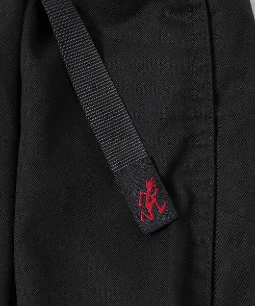 EKAL（エカル）の「GRAMICCI　T/C TWILL TUCK TAPERED PANTS（その他パンツ・メンズ・PINE/BLACK/CHARCOAL・S/M/L/XL）」の7枚目の写真