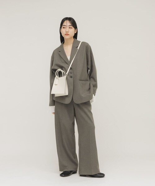 KBF(ケイビーエフ)の「フリルスリーブテーラードジャケット(テーラードジャケット・レディース・MOSS GRAY/CHARCOAL・One)」の5枚目の写真