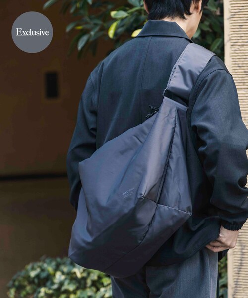 URBAN RESEARCH DOORS(アーバンリサーチドアーズ)の「『撥水』『別注』YAKPAK×DOORS SHOULDER BAG(ショルダーバッグ・メンズ・CHARCOAL 2/BLACK/GREIGE/CHARCOAL/GREIGE 2・-)」の2枚目の写真