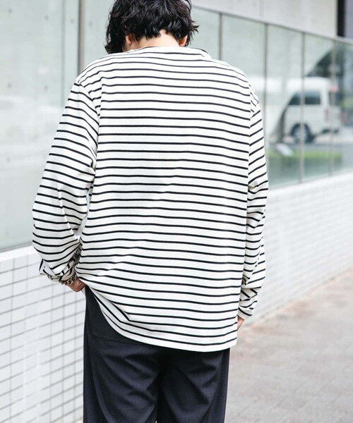 URBAN RESEARCH DOORS（アーバンリサーチドアーズ）の「FORK&SPOON　ボートネックボーダー（Tシャツ/カットソー・メンズ・ECR×BLK/ECR×RED/OFF×GRN・4/5）」の16枚目の写真
