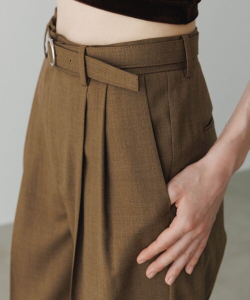 ADAM ET ROPE'（アダムエロペ）の「【EMOELLE】ベルテッドスラックス（スラックス・レディース・グレー系/キャメル系・36/38）」の13枚目の写真