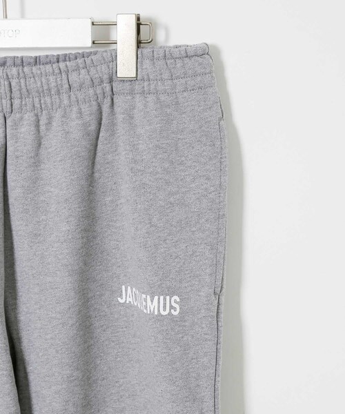 ADAM ET ROPE'(アダムエロペ)の「MENS【JACQUEMUS】LE JOGGING JACQUEMUS(その他パンツ・メンズ・グレー・M/S)」の6枚目の写真