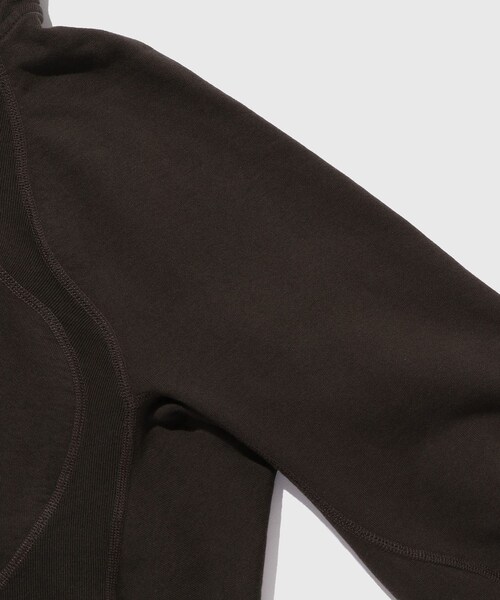 ADAM ET ROPE'（アダムエロペ）の「【NVRFRGT/ネヴァーフォーゲット】PANELLED ZIP UP HOODIE（パーカー・メンズ・ブラック/ダークブラウン・1/2/3）」の9枚目の写真