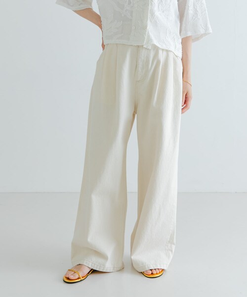 URBAN RESEARCH（アーバンリサーチ）の「『3サイズ展開』new basic　ツータックワイドデニムパンツ（デニムパンツ・レディース・INDIGO/IVORY・36/38/40）」の4枚目の写真