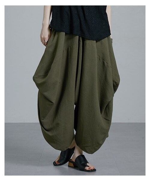 nissen（ニッセン）の「【Soiunique】オーバーサイズサルエルパンツ（パンツ・レディース・ブラウンカーキ/ブラック・M/L）」の4枚目の写真