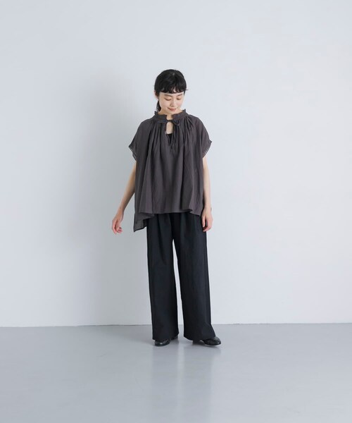 かぐれ(カグレ)の「SOIL COTTON VOILE GATHERED SHIRTS(シャツ/ブラウス・レディース・WHT/CCR・1)」の11枚目の写真
