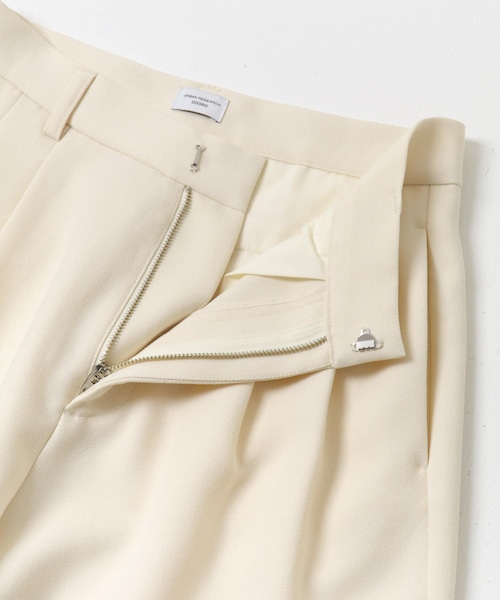 URBAN RESEARCH DOORS(アーバンリサーチドアーズ)の「『UR TECH SMOOTHLUXE』ワイドトラウザー(その他パンツ・レディース・ECRU/CHARCOAL・S/M)」の12枚目の写真
