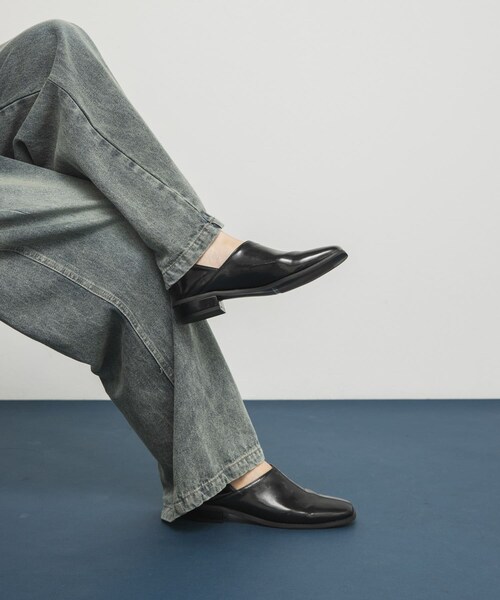 KBF（ケイビーエフ）の「センターステッチスクエアトゥスライドシューズ（その他シューズ・レディース・BLACK/CHARCOAL・36/37/38）」の3枚目の写真