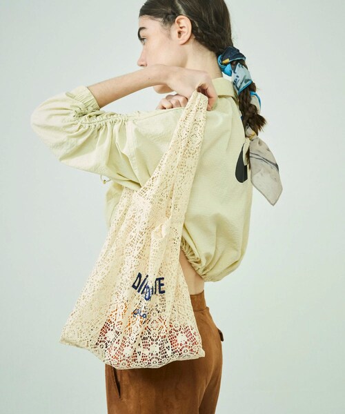 URBAN RESEARCH（アーバンリサーチ）の「LY　SOUK BAG（ハンドバッグ・レディース・WHITE/BLACK/OLIVE・-）」の6枚目の写真