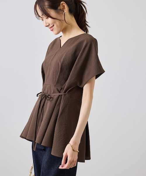 ROPE' PICNIC(ロペピクニック)の「【ベストヒット】ハートネックペプラムブラウス/接触冷感(シャツ/ブラウス・レディース・ベージュ/ネイビー/サックス/ラベンダー/ダークブラウン・F)」の10枚目の写真