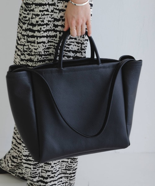 URBAN RESEARCH（アーバンリサーチ）の「MARROW　DOUBLE FACED HANDLE TOTE（トートバッグ・レディース・BLACK・one）」の4枚目の写真