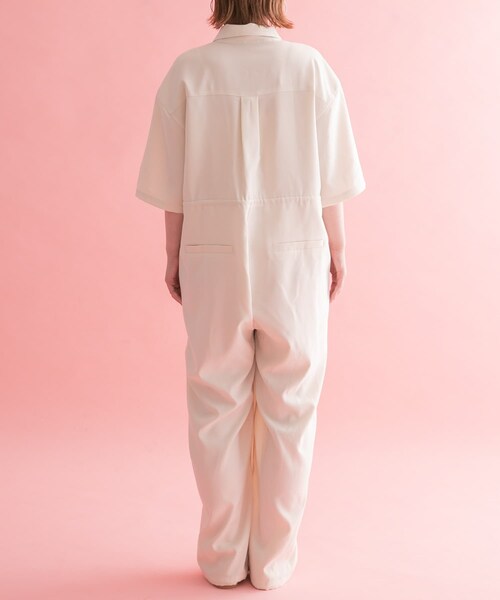 KBF(ケイビーエフ)の「コクーンWIDEジャンプスーツ(サロペット/オーバーオール・レディース・IVORY/L.KHAKI/CHARCOAL・one)」の5枚目の写真