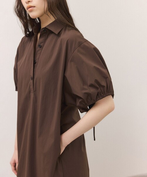 ADAM ET ROPE'（アダムエロペ）の「ハーフスリーブタフタワンピース（シャツワンピース・レディース・ブラック/ダークブラウン・F）」の13枚目の写真