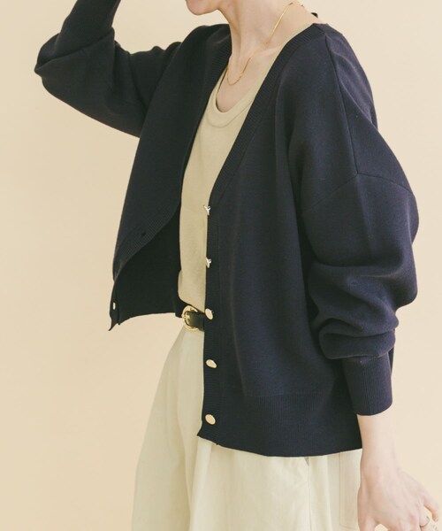 ITEMS URBANRESEARCH（アイテムズ アーバンリサーチ）の「『イージーケア』スウェットライクVネックカーディガン（ニット/セーター・レディース・OFF/MIMOSA/LVD/NVY・Free）」の14枚目の写真