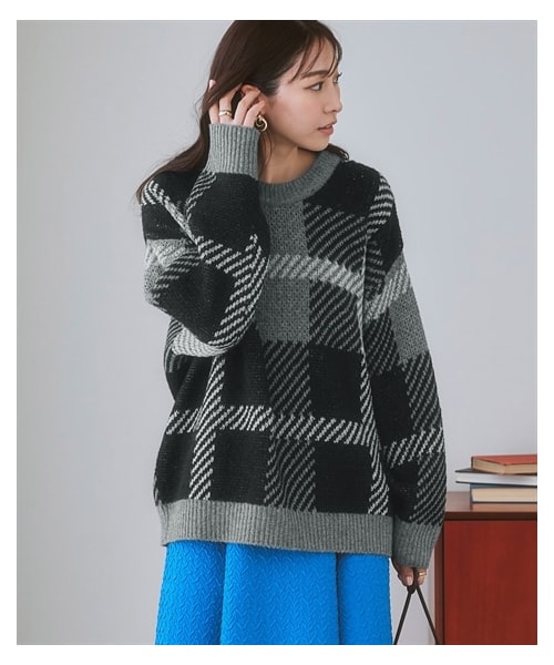 nissen（ニッセン）の「配色ジャガードオーバーサイズニット＜大きいサイズ有＞（ニット/セーター・レディース・オレンジ系/チェック:オレンジ系/サックス系/サックス系(チェック)/ネイビー系/チェック:ネイビー系/黒系/黒系(チェック)/ブロック:オレンジ系/サックス系(ブロック)/ブロック:グリーン系/チェック:モカ系/ニュアンス:グレー系/ニュアンス:ベージュ系/ニュアンス:黒系・S~M/L~LL/3L~4L/5L~6L/8L/10L）」の6枚目の写真