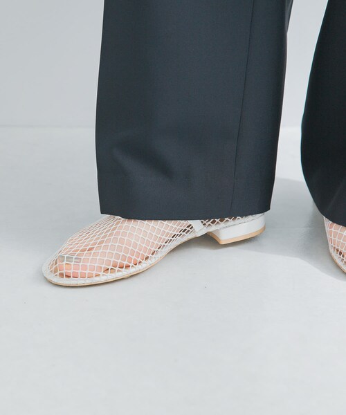 URBAN RESEARCH(アーバンリサーチ)の「メッシュフラットシューズ(パンプス・レディース・BLACK/WHITE・23.5/24/24.5/25)」の4枚目の写真