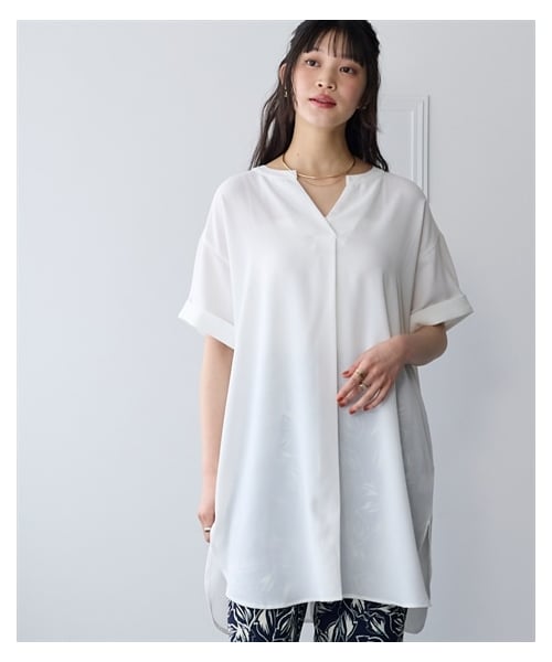 nissen（ニッセン）の「とろみブロードスキッパーチュニック（イージーケア・吸汗速乾）＜大きいサイズ有＞（チュニック・レディース・オフホワイト/チャコール/ブルー/ライトグレー/ラベンダー/モスグリーン・L/LL/3L/4L/5L/6L/8L/10L/M/S）」の22枚目の写真