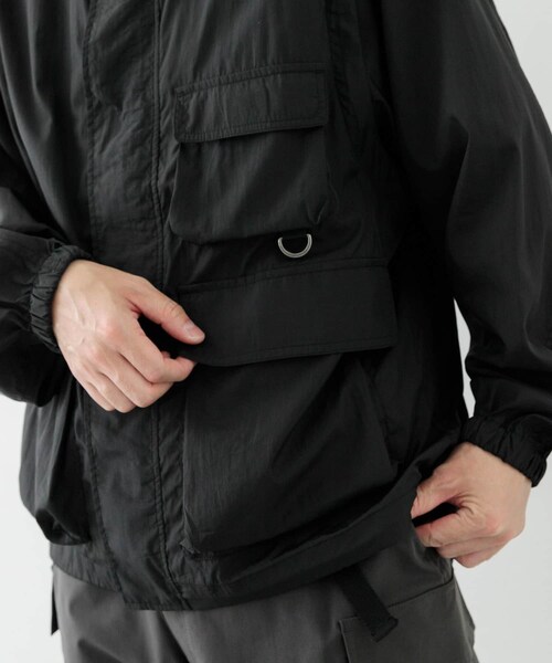 ITEMS URBANRESEARCH（アイテムズ アーバンリサーチ）の「『セットアップ対応』スーパーライトナイロン2wayブルゾン（ブルゾン・メンズ・BLK/CHA・M/L）」の4枚目の写真