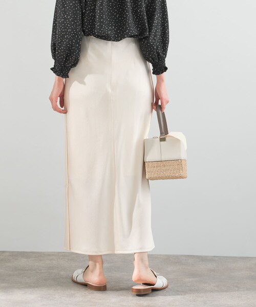 URBAN RESEARCH ROSSO（アーバンリサーチロッソ）の「リップルサテンスカート（スカート・レディース・ivory/emerald・36/38）」の9枚目の写真