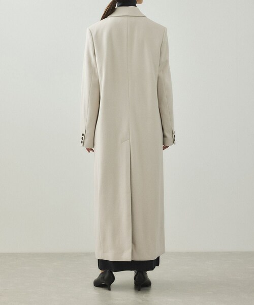 ADAM ET ROPE'（アダムエロペ）の「【EMOELLE】ピークドラペルダブルコート（チェスターコート・レディース・ブラック/ベージュ系・36/38）」の14枚目の写真