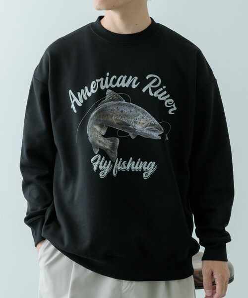 ITEMS URBANRESEARCH（アイテムズ アーバンリサーチ）の「クルーネックスエット fishing（スウェット・メンズ・OML/GRY/BLK・M/L）」の5枚目の写真